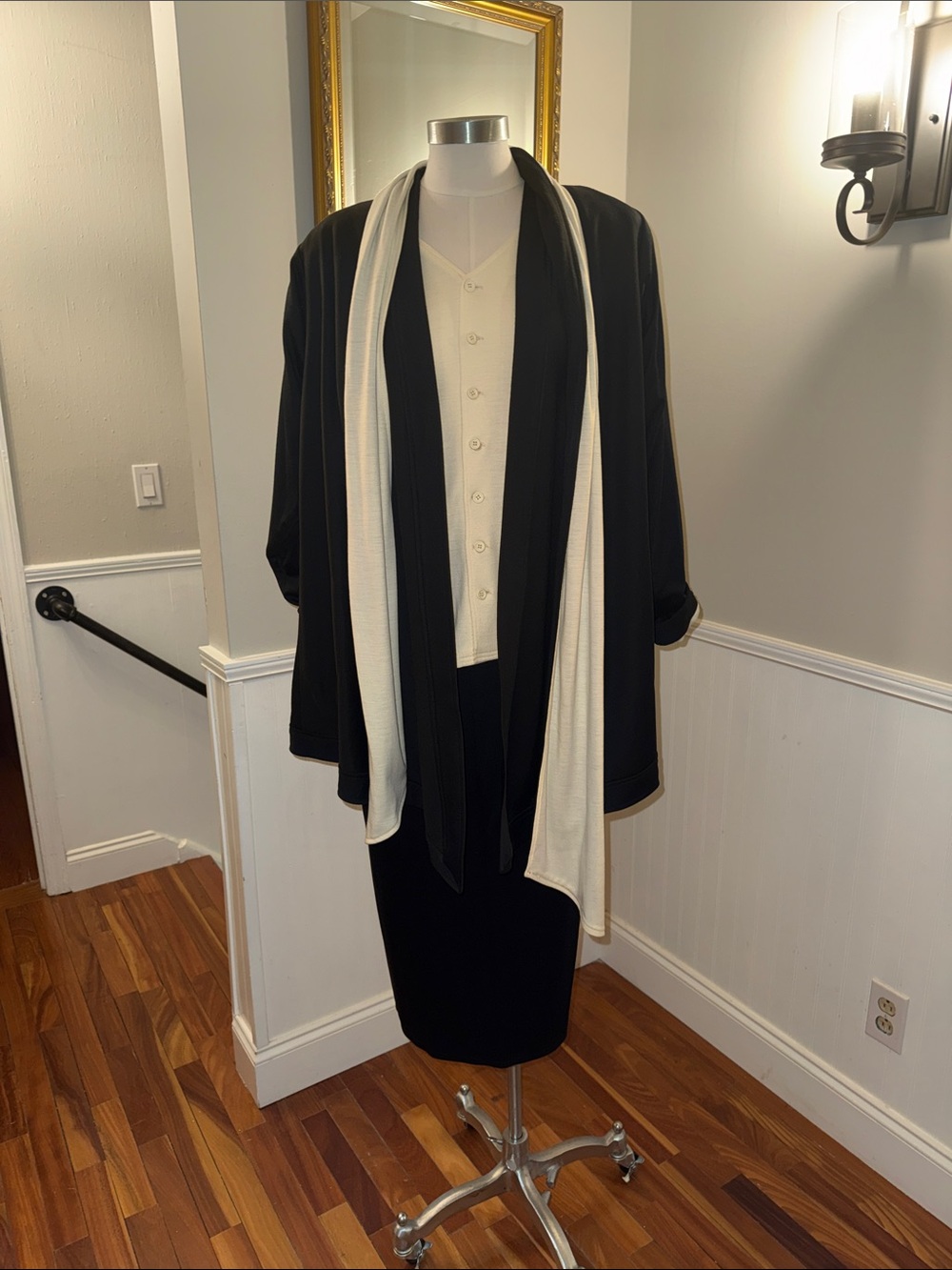 Sara Shelburne Paris Black and Cream Skirt Set. Like new.  8 skirt/large jacket.